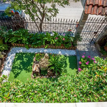 Apartament Dolphin Flogita